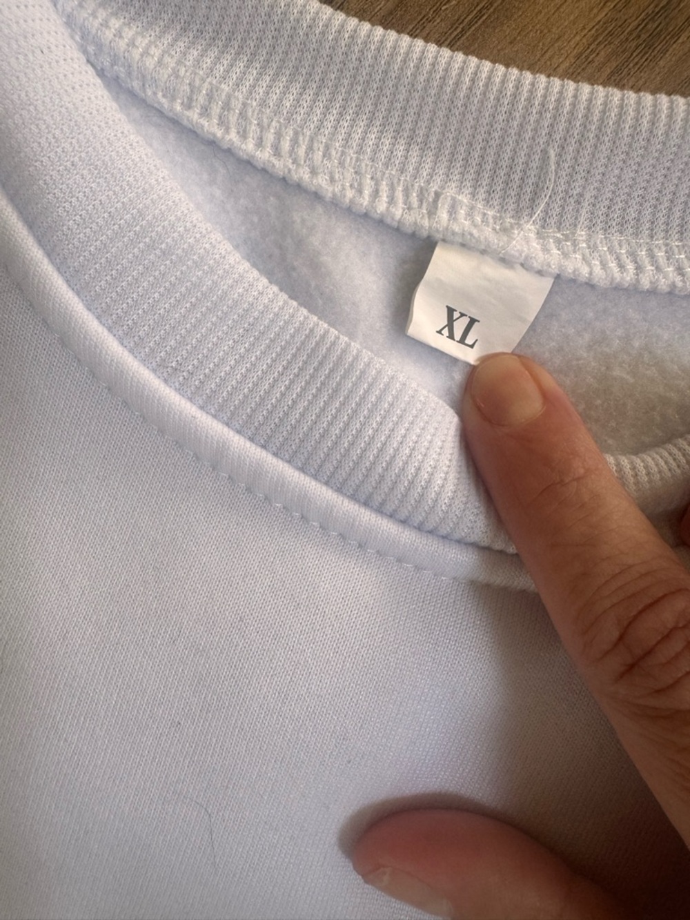 White "Kindness Is Free" Graphic Sweatshirt - Women's NEW WITHOUT TAGS - Picture 3 of 4
